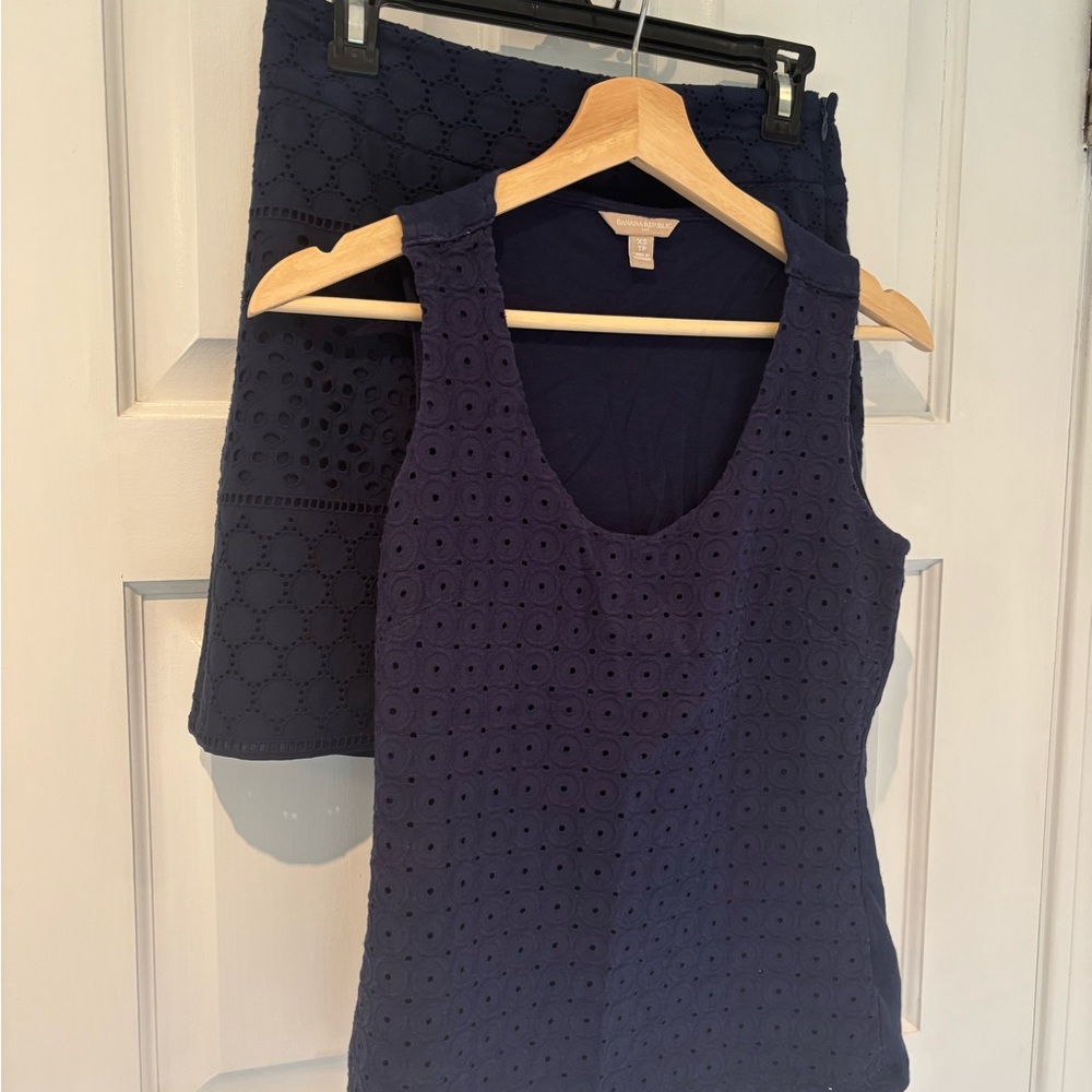 Banana Republic Navy Cotton Embroiderie Mini Skirt Set.